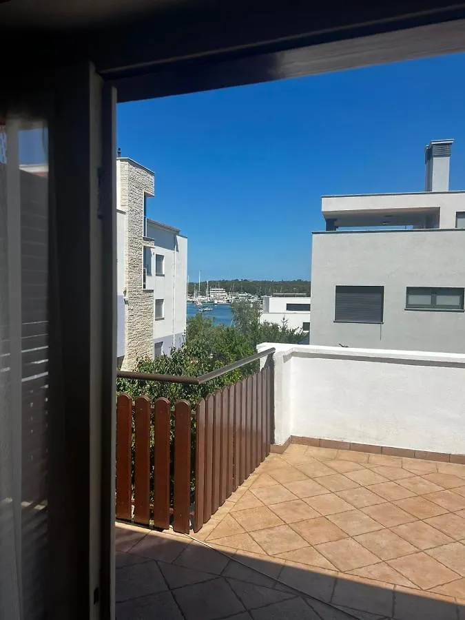 Apartman Klara Apartment Pjescana Uvala